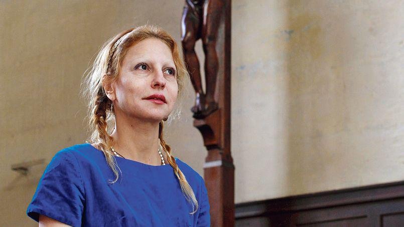 Από τον ιουδαϊσμό στον καθολικισμό -Η αδελφή του φιλοσόφου Μπερνάρ Ανρί Λεβύ εκπλήσσει [εικόνες] | iefimerida.gr 0