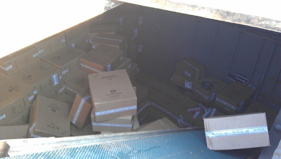 Ποσότητα-μαμούθ λαθραίων τσιγάρων: 2 μέρες μετρούσαν τα 34 εκατ. τσιγάρα [εικόνες & βίντεο] | iefimerida.gr 1