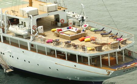 Στον Ερντογάν το γιοτ Ατατούρκ: Η θαλαμηγός της υπέρτατης (κιτς) χλιδής [εικόνες] | iefimerida.gr 24