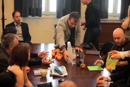 Τα μανταρίνια του Σταύρου Θεοδωράκη [εικόνες] | iefimerida.gr 0