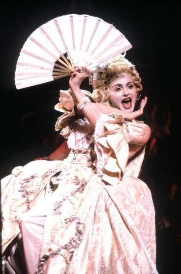 Η Τσικόνε που έγινε Madonna -Η μεταμόρφωση της σταρ μέσα στις δεκαετίες [εικόνες] | iefimerida.gr 12