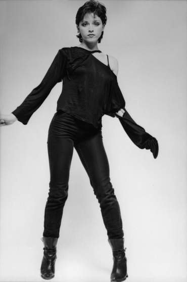 Η Τσικόνε που έγινε Madonna -Η μεταμόρφωση της σταρ μέσα στις δεκαετίες [εικόνες] | iefimerida.gr 3