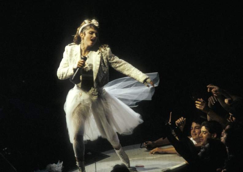 Η Τσικόνε που έγινε Madonna -Η μεταμόρφωση της σταρ μέσα στις δεκαετίες [εικόνες] | iefimerida.gr 7