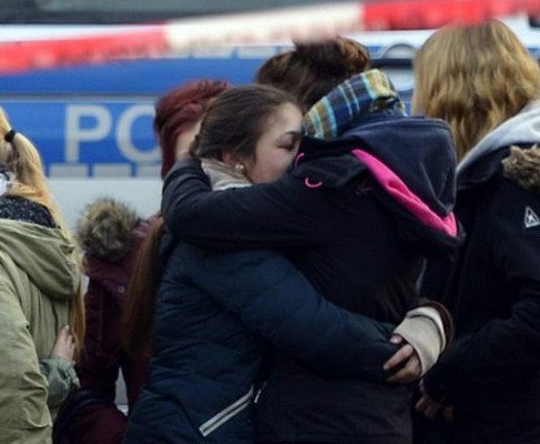 Θρήνος στο σχολείο των 16 μαθητών στη Γερμανία: Φωτογραφία-ντοκουμέντο από ανέμελες στιγμές στη Βαρκελώνη [εικόνες] | iefimerida.gr 1