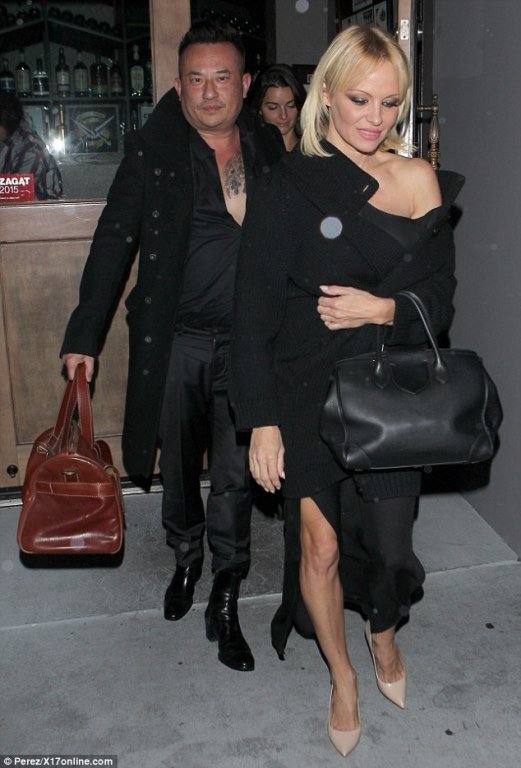 «Στροφή» στην ποιότητα: Ριζική αλλαγή εμφάνισης για την Πάμελα Αντερσον [εικόνες] | iefimerida.gr 1