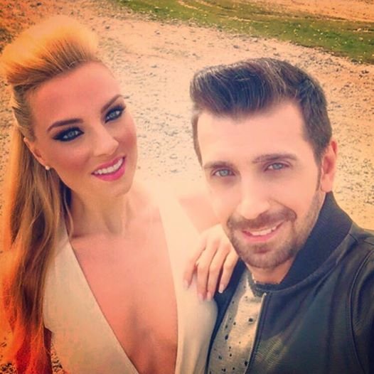 Ο Πετρέλης στο κρεβάτι με την Τζούλια Νόβα [εικόνες] | iefimerida.gr 1