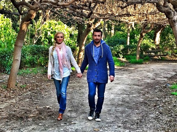 Ο Πετρέλης στο κρεβάτι με την Τζούλια Νόβα [εικόνες] | iefimerida.gr 4