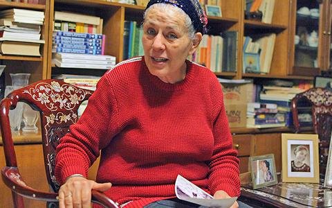 Η Δήμητρα Πέτρουλα ψάχνει μια φωτογραφία του αντάρτη πατέρα της [εικόνες] | iefimerida.gr 0