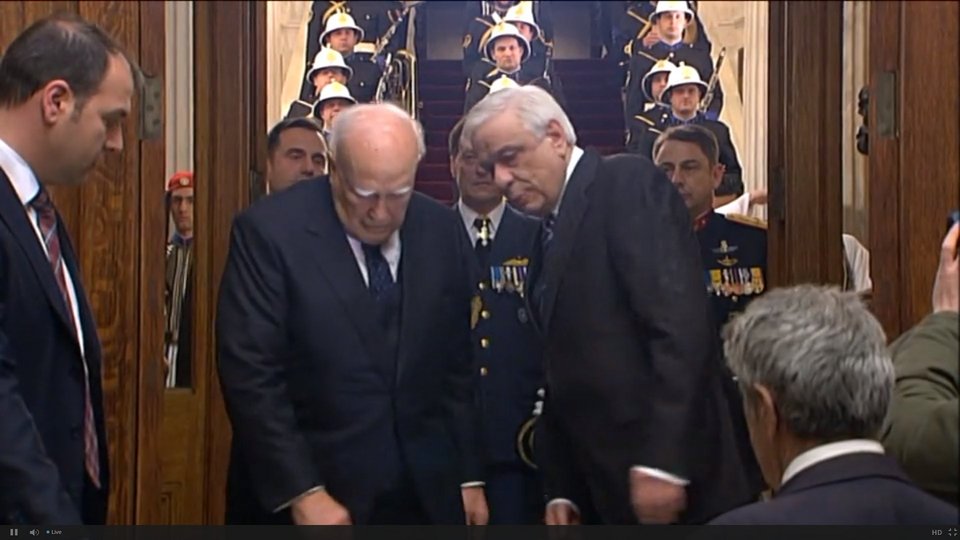 Συγκίνηση στο Προεδρικό Μέγαρο – Παπούλιας: Αναλαμβάνετε σε δύσκολη περίοδο, η νέφωση είναι πυκνή και χαμηλή [εικόνες] | iefimerida.gr 9