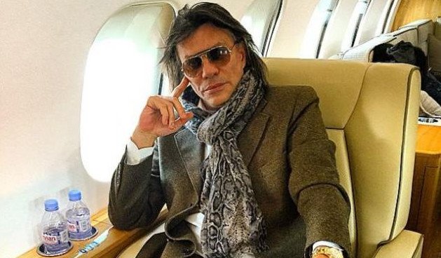 Ο Ψινάκης πήρε το τζετ του και πήγε για δυο ώρες στο Λονδίνο -Ταξίδι με άνεση και στιλ [εικόνες] | iefimerida.gr 2