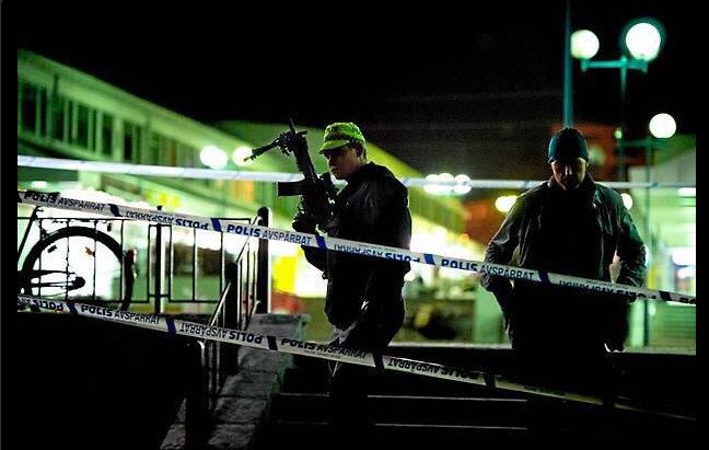 Τρόμος στη Σουηδία: Ενοπλοι γάζωσαν παμπ με καλάσνικοφ -Δύο νεκροί και πάνω από 10 οι τραυματίες [εικόνες & βίντεο] | iefimerida.gr 2