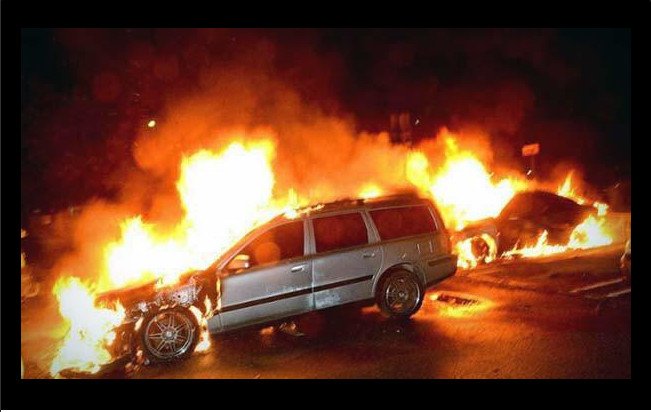 Τρόμος στη Σουηδία: Ενοπλοι γάζωσαν παμπ με καλάσνικοφ -Δύο νεκροί και πάνω από 10 οι τραυματίες [εικόνες & βίντεο] | iefimerida.gr 1