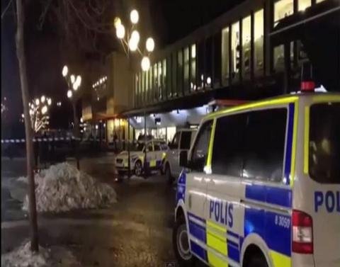 Τρόμος στη Σουηδία: Ενοπλοι γάζωσαν παμπ με καλάσνικοφ -Δύο νεκροί και πάνω από 10 οι τραυματίες [εικόνες & βίντεο] | iefimerida.gr 4