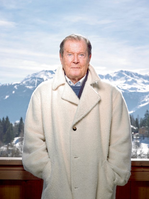 Σοκάρει ο Ρότζερ Μουρ: Δεν μπορεί να παίξει τον Τζέημς Μποντ ένας μαύρος [εικόνες] | iefimerida.gr 2