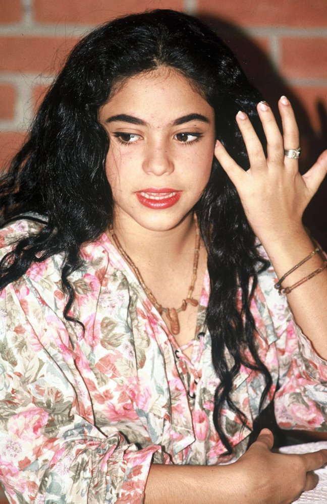 H Σακίρα μελαχρινή [εικόνες]  | iefimerida.gr 0