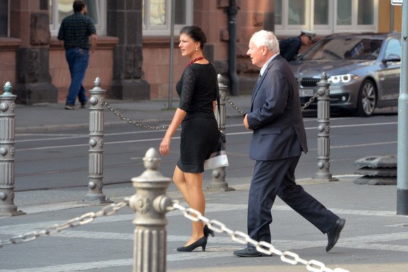 Θυελλώδης έρωτας  στη γερμανική Αριστερά -Ο 71χρονος Λαφοντέν παράτησε γυναίκα και παιδιά για την 40άρα  Σάρα [εικόνες] | iefimerida.gr 13