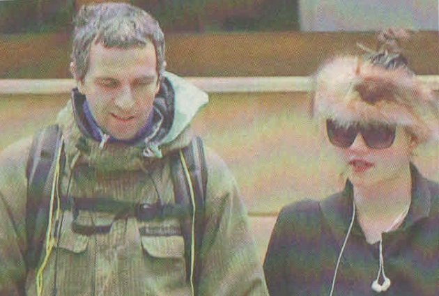 Αυτή είναι η όμορφη σύζυγος του Αρη Σερβετάλη -Η σπάνια φορά που την εντόπισε ο φακός [εικόνες] | iefimerida.gr 0