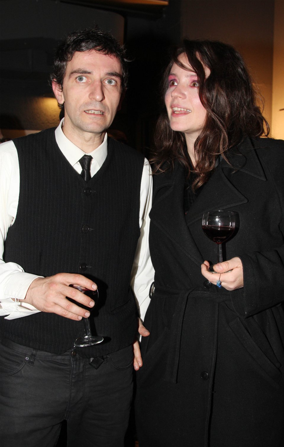 Αυτή είναι η όμορφη σύζυγος του Αρη Σερβετάλη -Η σπάνια φορά που την εντόπισε ο φακός [εικόνες] | iefimerida.gr 6