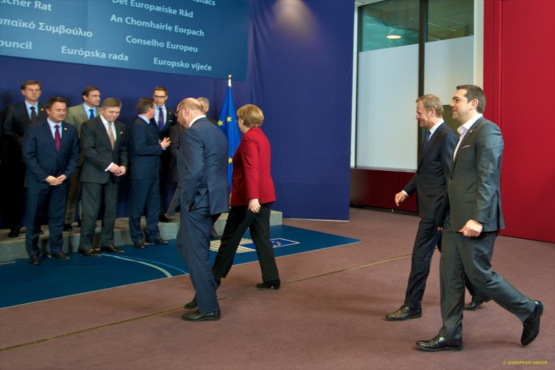 Το backstage της χθεσινής Συνόδου Κορυφής: Η πρωθυπουργός που φόρεσε τα ίδια ρούχα με τη Μέρκελ και το βλέμμα-καρφί στον Τσίπρα [εικόνες] | iefimerida.gr 5