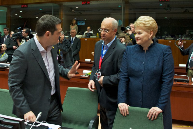 Το backstage της χθεσινής Συνόδου Κορυφής: Η πρωθυπουργός που φόρεσε τα ίδια ρούχα με τη Μέρκελ και το βλέμμα-καρφί στον Τσίπρα [εικόνες] | iefimerida.gr 16