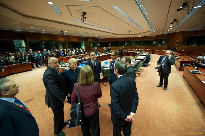 Το backstage της χθεσινής Συνόδου Κορυφής: Η πρωθυπουργός που φόρεσε τα ίδια ρούχα με τη Μέρκελ και το βλέμμα-καρφί στον Τσίπρα [εικόνες] | iefimerida.gr 19