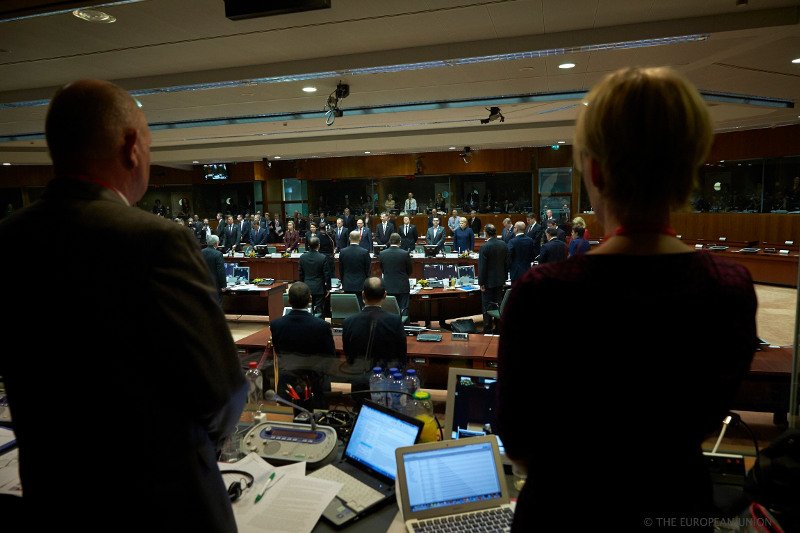 Το backstage της χθεσινής Συνόδου Κορυφής: Η πρωθυπουργός που φόρεσε τα ίδια ρούχα με τη Μέρκελ και το βλέμμα-καρφί στον Τσίπρα [εικόνες] | iefimerida.gr 18