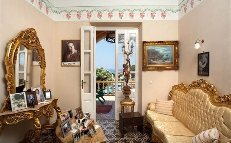 Πωλήθηκε η πολυτελής βίλα του κιθαρίστα των Pink Floyd στη Ρόδο [εικόνες] | iefimerida.gr 6