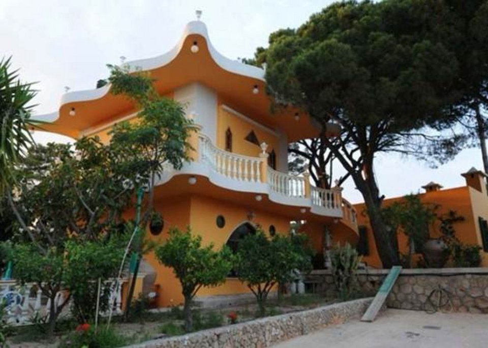 Πωλήθηκε η πολυτελής βίλα του κιθαρίστα των Pink Floyd στη Ρόδο [εικόνες] | iefimerida.gr 0