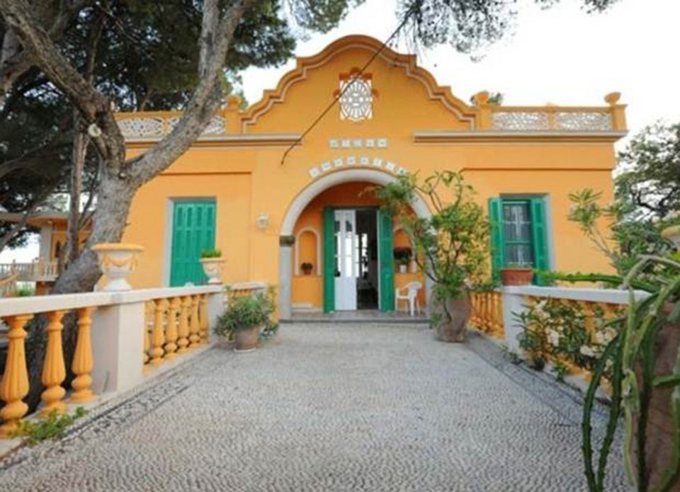 Πωλήθηκε η πολυτελής βίλα του κιθαρίστα των Pink Floyd στη Ρόδο [εικόνες] | iefimerida.gr 1