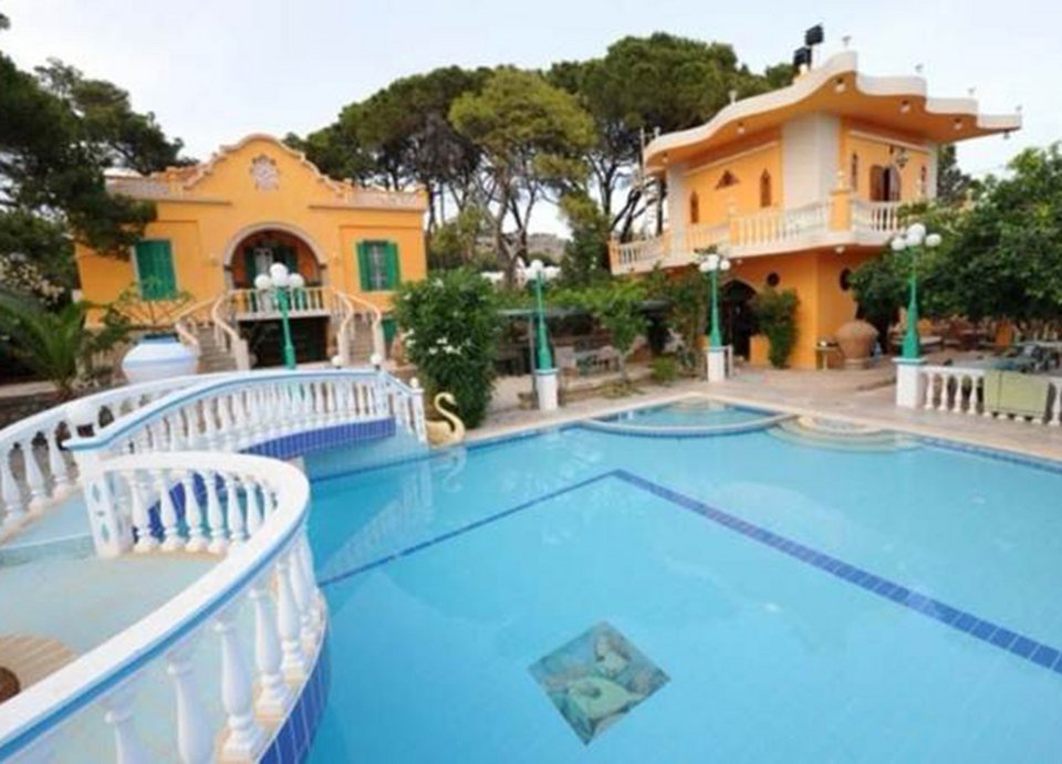 Πωλήθηκε η πολυτελής βίλα του κιθαρίστα των Pink Floyd στη Ρόδο [εικόνες] | iefimerida.gr 2