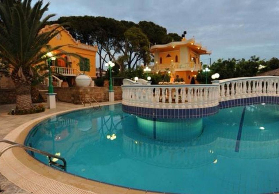 Πωλήθηκε η πολυτελής βίλα του κιθαρίστα των Pink Floyd στη Ρόδο [εικόνες] | iefimerida.gr 4