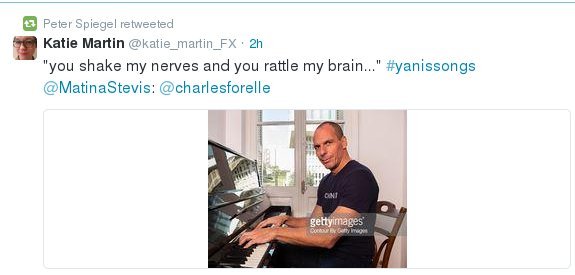 Στάζουν χολή οι κορυφαίοι δημοσιογράφοι Spiegel και Νixon για τη φωτογράφιση Βαρουφάκη στο Paris Match [εικόνες] | iefimerida.gr 2