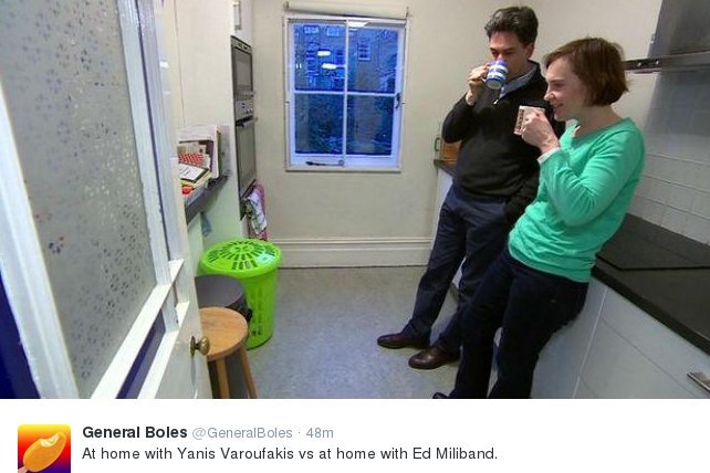 Στάζουν χολή οι κορυφαίοι δημοσιογράφοι Spiegel και Νixon για τη φωτογράφιση Βαρουφάκη στο Paris Match [εικόνες] | iefimerida.gr 3