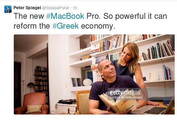 Στάζουν χολή οι κορυφαίοι δημοσιογράφοι Spiegel και Νixon για τη φωτογράφιση Βαρουφάκη στο Paris Match [εικόνες] | iefimerida.gr 0