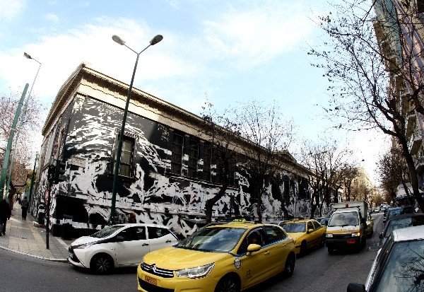 Βανδαλισμός: Μαύρο γκράφιτι καλύπτει όλο το ιστορικό κτίριο του Πολυτεχνείου [εικόνες] | iefimerida.gr 2