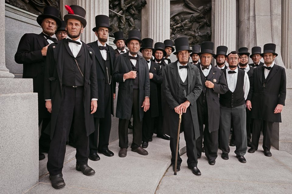 Τα πιο τρελά συνέδρια -Εκεί όπου μαζεύονται γοργόνες, πόνι, ταριχευτές και Αγιοι Βασίληδες [εικόνες] | iefimerida.gr 0