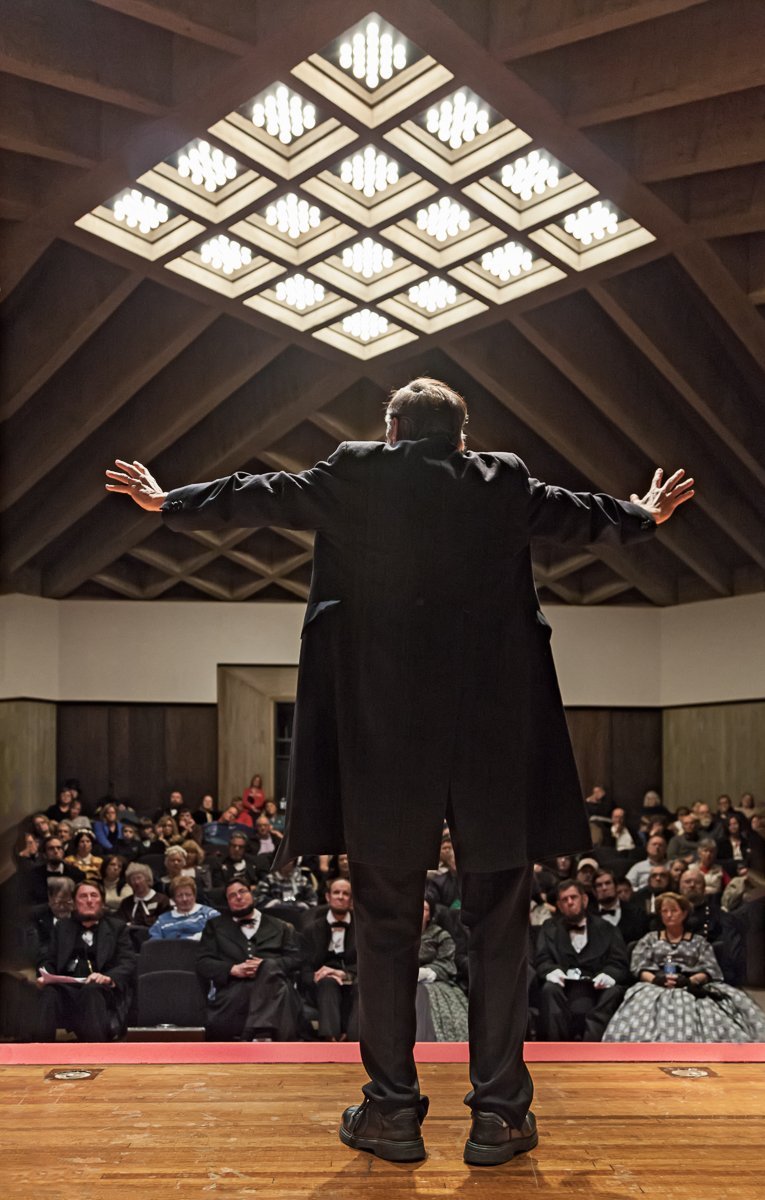 Τα πιο τρελά συνέδρια -Εκεί όπου μαζεύονται γοργόνες, πόνι, ταριχευτές και Αγιοι Βασίληδες [εικόνες] | iefimerida.gr 1