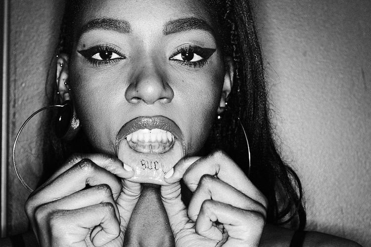 Νέα τάση στο τατουάζ -Γράμματα παντού [εικόνες] | iefimerida.gr 8