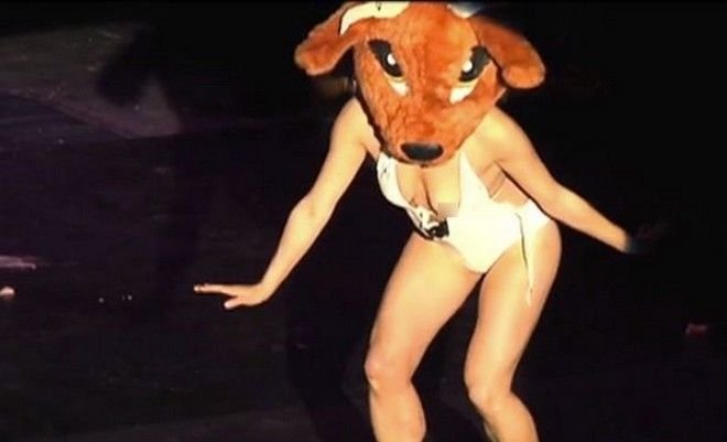 Καθηγήτρια έδειξε ερωτικό βίντεο σε μαθητές [βίντεο] | iefimerida.gr 0