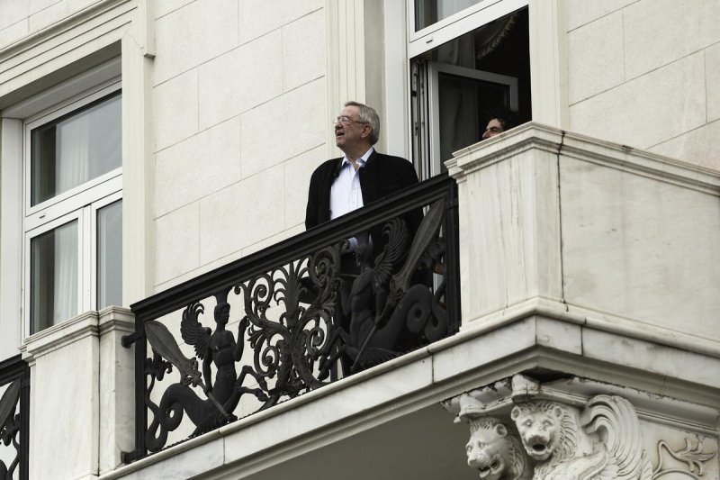 Ο τέως βασιλιάς παρακολούθησε από το μπαλκόνι του στη «Μεγάλη Βρεταννία» την παρέλαση [εικόνες] | iefimerida.gr 0