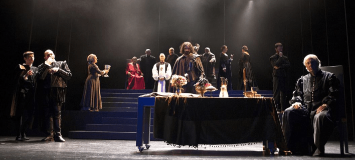 Στο θέατρο ο Αλέξης Τσίπρας με τη σύντροφό του Περιστέρα [εικόνες] | iefimerida.gr 0