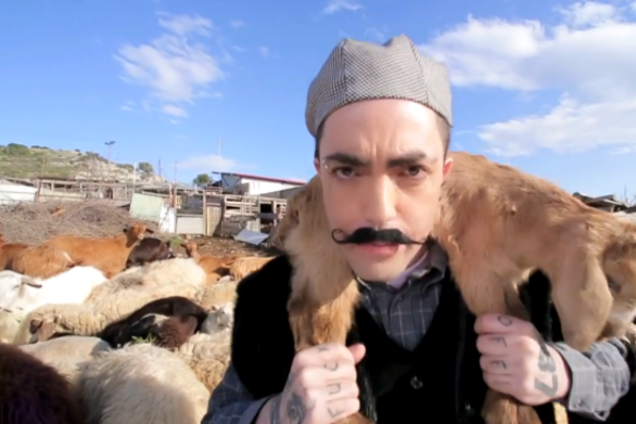 Η Εφη Θώδη, ένας ράπερ και μια πορνοστάρ -Επεσε το ίντερνετ από το βίντεο κλιπ [βίντεο] | iefimerida.gr 0