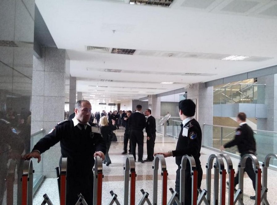 Δραματικό τέλος στην ομηρία της Κωνσταντινούπολης –Νεκρός ο εισαγγελέας και 2 δράστες [εικόνες & βίντεο] | iefimerida.gr 10