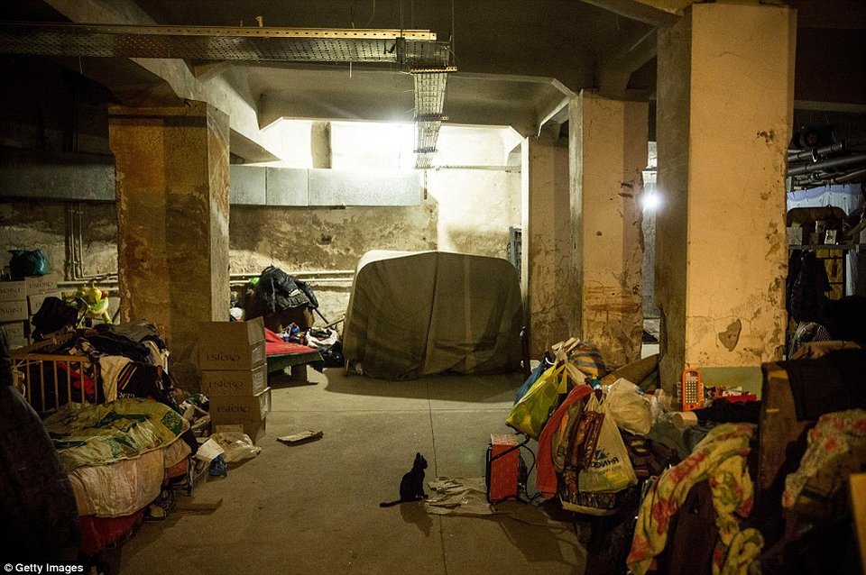 Η ζωή δεκάδες μέτρα κάτω από το έδαφος -Στα υπόγεια πολεμικά καταφύγια του Ντονέτσκ [εικόνες] | iefimerida.gr 1