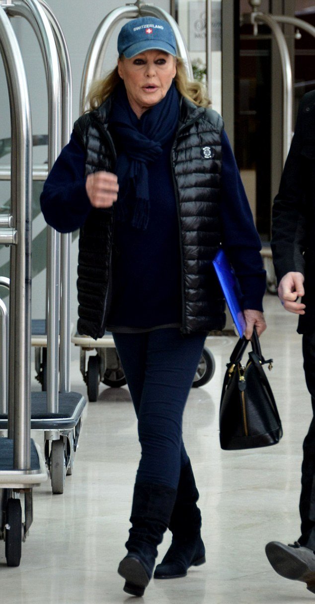 Ετσι είναι σήμερα η Ούρσουλα Αντρες -Κάποτε, το απόλυτο κορίτσι του Τζέιμς Μποντ [εικόνες] | iefimerida.gr 0