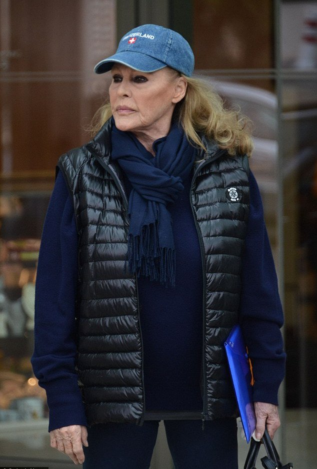 Ετσι είναι σήμερα η Ούρσουλα Αντρες -Κάποτε, το απόλυτο κορίτσι του Τζέιμς Μποντ [εικόνες] | iefimerida.gr 1