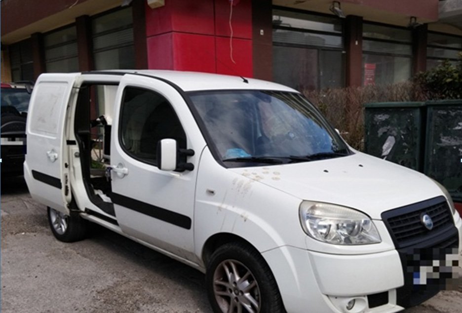 Ανατριχιαστικές αποκαλύψεις για τον 40χρονο παιδεραστή: Το βαν-γκαρσονιέρα με sex toys και ουσίες που «πότιζε» τους ανήλικους [εικόνες] | iefimerida.gr 0