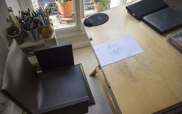 «Καληνύχτα αγαπημένη» -Τα σημειώματα που «στέλνει» στη σύζυγό του ο Βολίνσκι που δολοφονήθηκε στο Charlie Hebdo [εικόνες] | iefimerida.gr 2