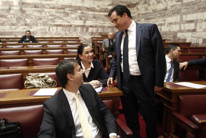 Χάος και καυτοί διάλογοι στη Βουλή για την Πράξη Νομοθετικού Περιεχομένου | iefimerida.gr 0