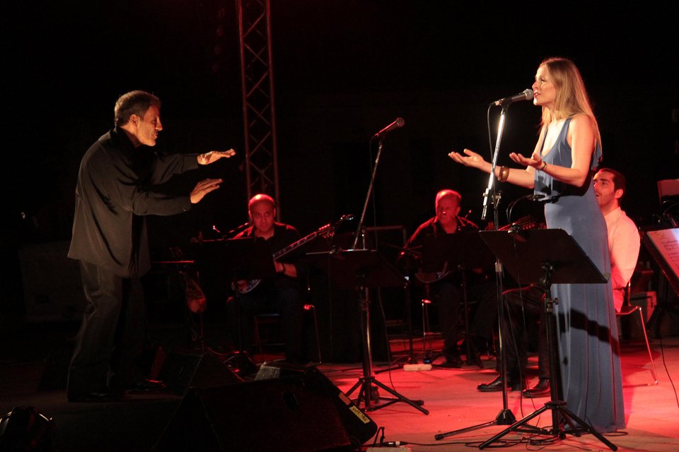 Γαμπρός στα 76 του ο Σταύρος Ξαρχάκος -Παντρεύτηκε την αγαπημένη του Ηρώ Σαΐα [εικόνες] | iefimerida.gr 5